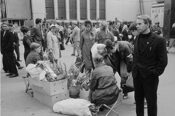Летом 1989 г. возникала острая нехватка товаров первой необходимости – сахара, чая, медикаментов, моющих средств, чуть позднее разразился табачный кризис