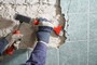 Демонтаж керамической плитки со стен - Прайс лист на демонтажные работы в Екатеринбурге