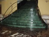изготовление мраморных лестниц