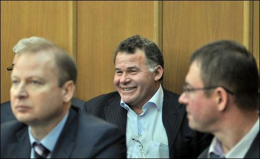 Владимир Тунгусов, в центре