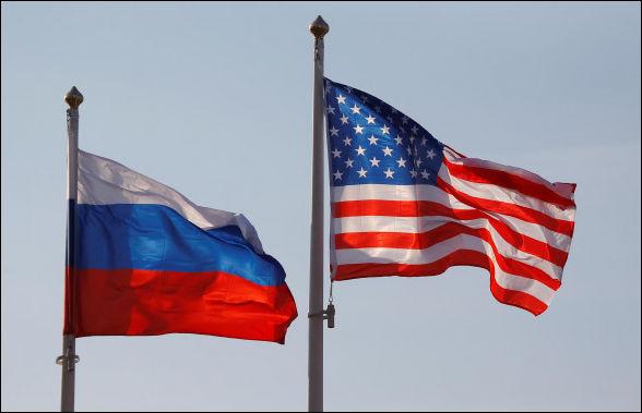 флаги России и США
