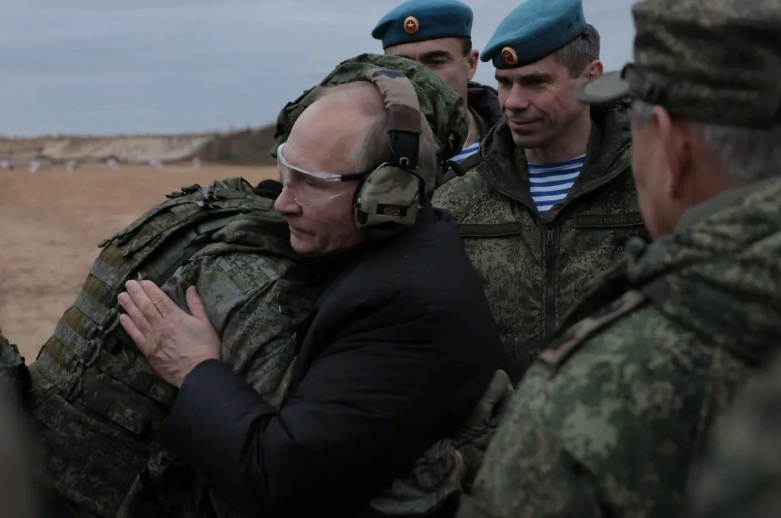 Путин и военные