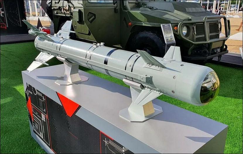 «Изделие 305»: в России приняли на вооружение авиационную ракету