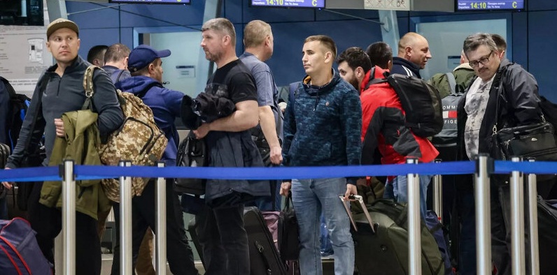 бегуны массово едут в Россию