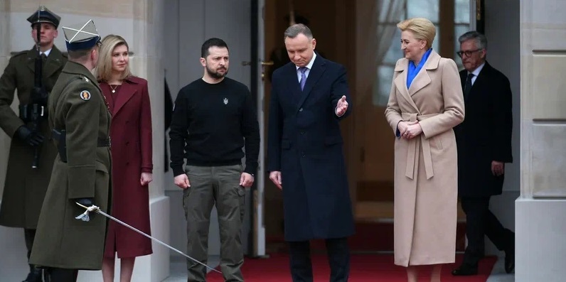 Зеленский совершил свой первый официальный визит в Польшу
