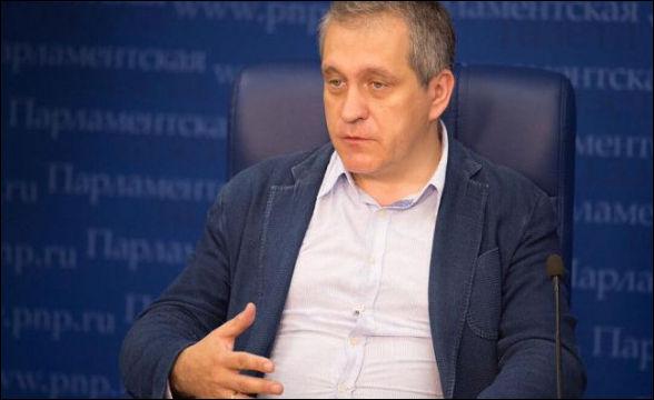 доцент философского факультета МГУ политолог Борис Межуев.