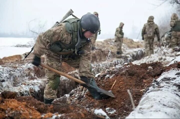 Вооруженные силы России приступили к оборудованию эшелонированной обороны на новых присоединенных к РФ территориях Херсонской и Запорожской областей