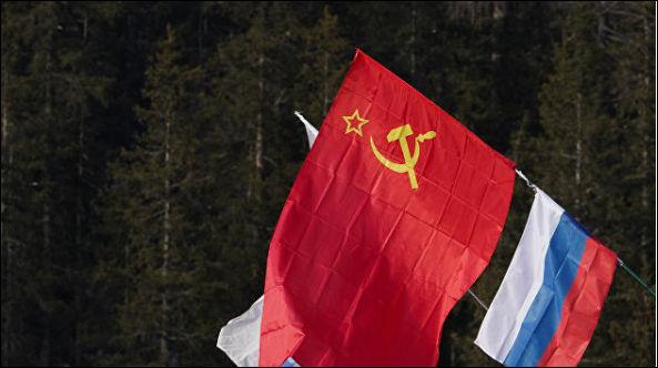 Флаг СССр и России