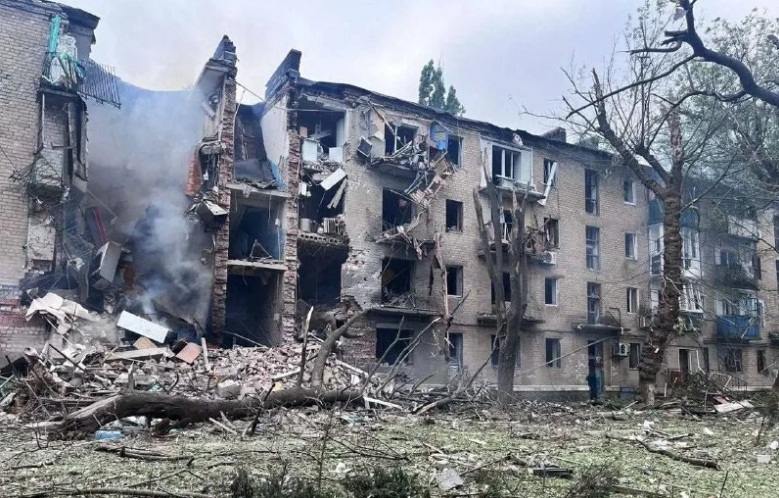 жилые дома, разрушенные в результате боевых действий