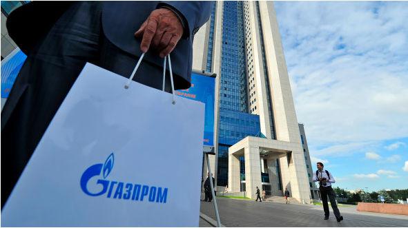 Резкое падение спроса на российский газ в Европе, обвал спотовых цен на газовых хабах и кассовый разрыв в бюджете на десятки миллиардов рублей – довели «Газпром» до продажи газа самому себе
