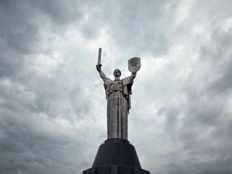 сейчас происходит на Украине