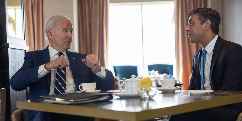 Визит президента США и этнического ирландца Джо Байдена в британскую Северную Ирландию и независимую Республику Ирландия оказался богат на стыдные «байденизмы».