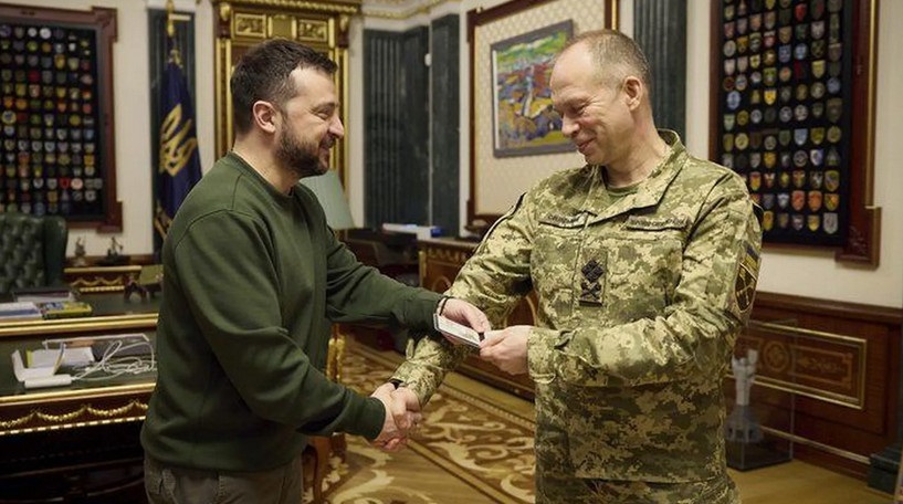 Замена главкома ВСУ на сырского