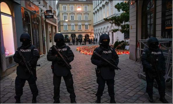 полицейские в Париже