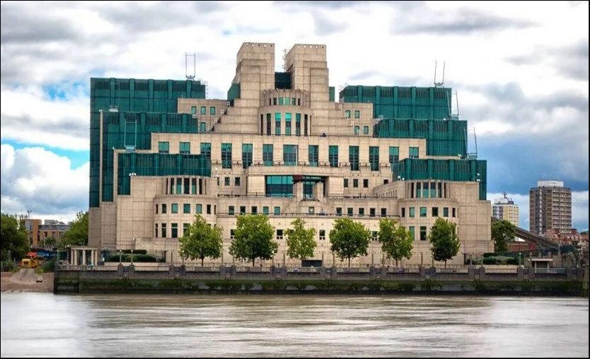 MI-6 отрабатывает схемы