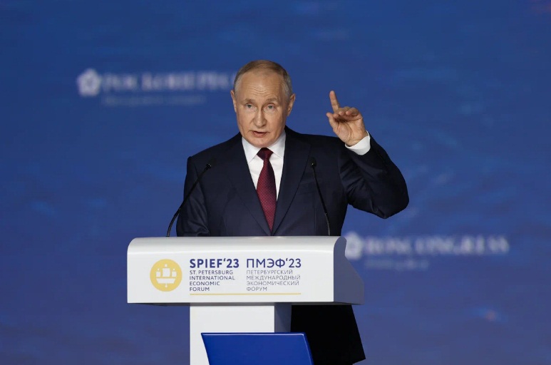 Выступление Владимира Путина перед участниками Петербургском международном экономическом форуме (ПМЭФ