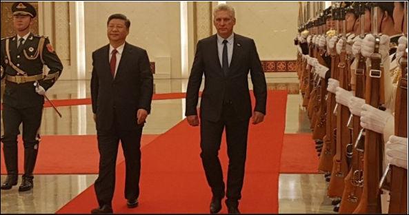Президенты Си Цзиньпин и Мигель Диаз-Канель в ноябре 2018 года