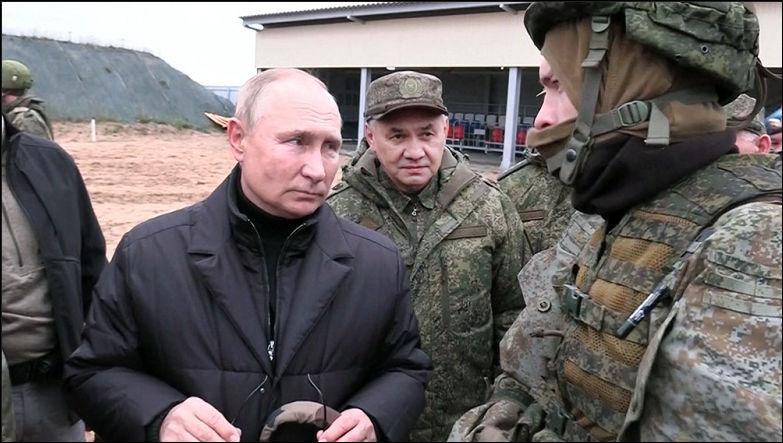 Путин появляется на полигоне, где готовят мобилизованных
