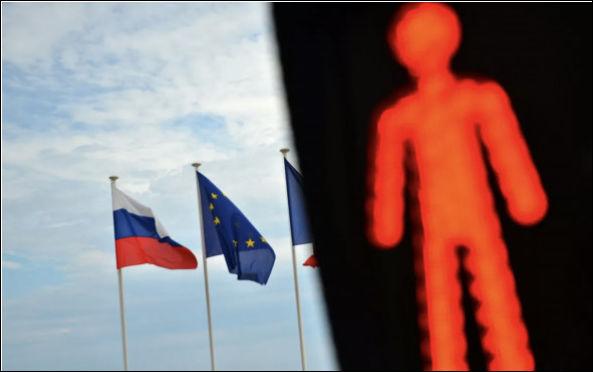 флаги России и Евросоюза