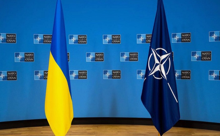 флаги нато и украины