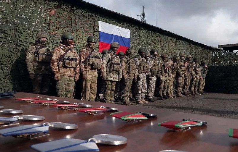 Награждение российских солдат в зоне сво