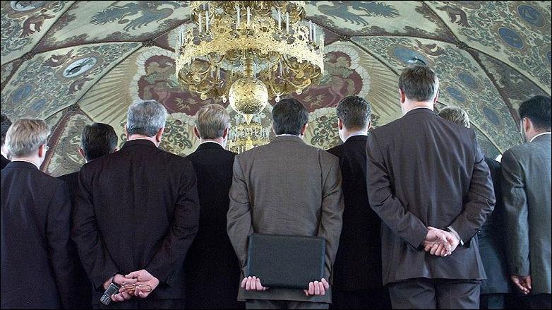 убрать «элиту поражения»