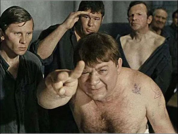 «Миром управляют не те, кто действительно прав, а те, кто умеют убедить остальных в своей правоте»
