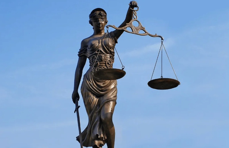 Статуя Богини правосудия Фемиды Темис