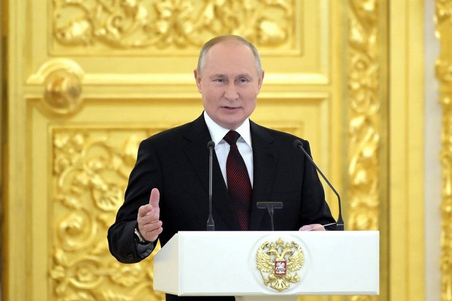 Президент России решил начать новую жизнь — и прихватил с собой всю планету.